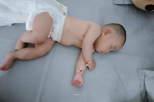 长宁4个月宝宝特点